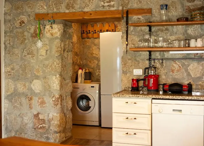 Stone House With Pool Among Olive Trees In Kabak 费特希耶